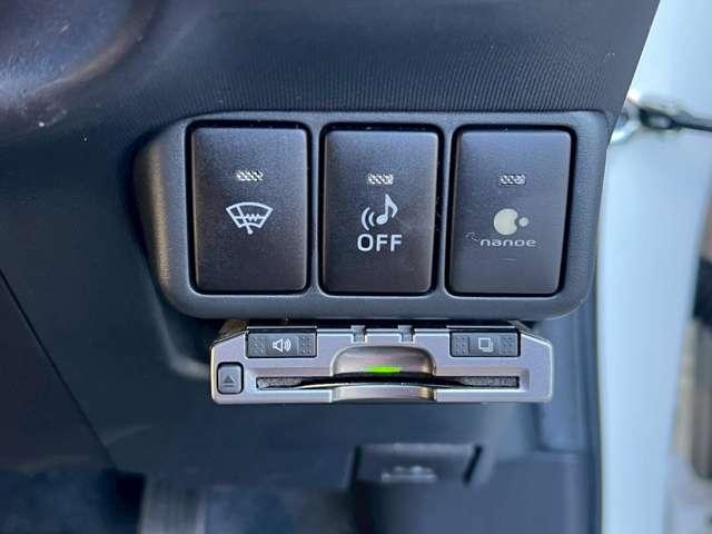 アクア G 8万K台/パールホワイト/純正ナビゲーション/地デジTV/Bluetooth/キーレスエントリー/シートヒーター/ETC/HIDライト/電動格納ミラー/修復歴無/純正フロアマット/純正サイドバイザー(49枚目)