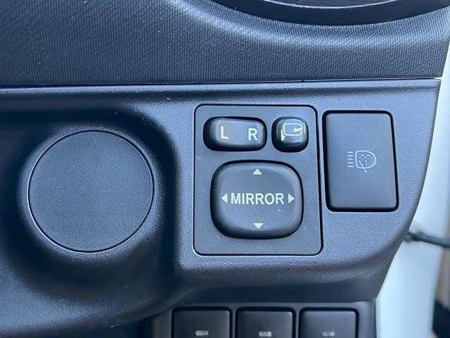 アクア G 8万K台/パールホワイト/純正ナビゲーション/地デジTV/Bluetooth/キーレスエントリー/シートヒーター/ETC/HIDライト/電動格納ミラー/修復歴無/純正フロアマット/純正サイドバイザー(50枚目)