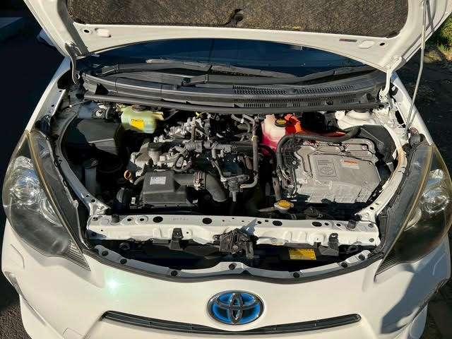 アクア G 8万K台/パールホワイト/純正ナビゲーション/地デジTV/Bluetooth/キーレスエントリー/シートヒーター/ETC/HIDライト/電動格納ミラー/修復歴無/純正フロアマット/純正サイドバイザー(59枚目)