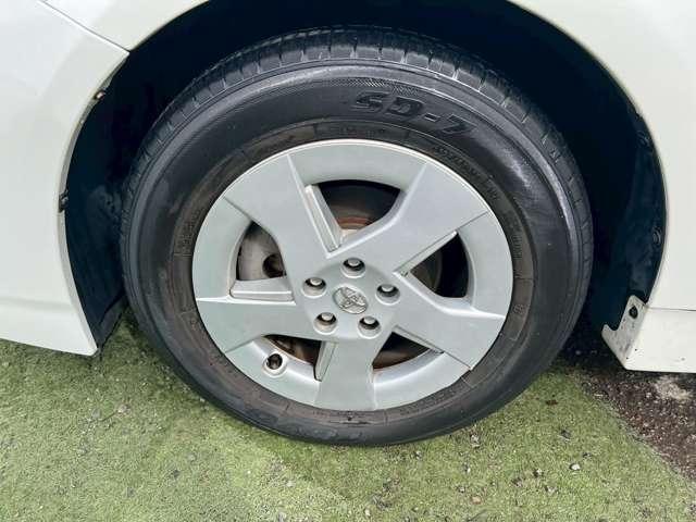 プリウス S 純正ナビゲーション/地デジTV/バックカメラ/Bluetooth/スマートキー&プッシュスタート/純正アルミホイール/ビルトインETC/純正フロアマット/純正バイザー/検査付き車両/パールホワイト(15枚目)