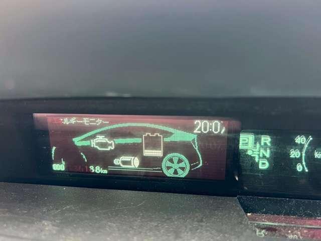 プリウス S 純正ナビゲーション/地デジTV/バックカメラ/Bluetooth/スマートキー&プッシュスタート/純正アルミホイール/ビルトインETC/純正フロアマット/純正バイザー/検査付き車両/パールホワイト(18枚目)