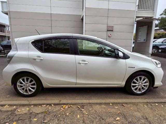 アクア 修復歴無し/パールホワイト/ECLIPSEナビゲーション/地デジTV/AUX&USB入力/バックカメラ/社外アルミホイール/ETC/オ-トヘッドライト/純正サイドバイザー/純正フロアマット(9枚目)