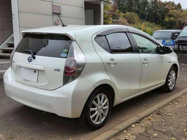 アクア 修復歴無し/パールホワイト/ECLIPSEナビゲーション/地デジTV/AUX&USB入力/バックカメラ/社外アルミホイール/ETC/オ-トヘッドライト/純正サイドバイザー/純正フロアマット(10枚目)