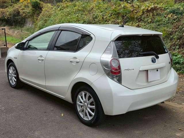 アクア 修復歴無し/パールホワイト/ECLIPSEナビゲーション/地デジTV/AUX&USB入力/バックカメラ/社外アルミホイール/ETC/オ-トヘッドライト/純正サイドバイザー/純正フロアマット(12枚目)