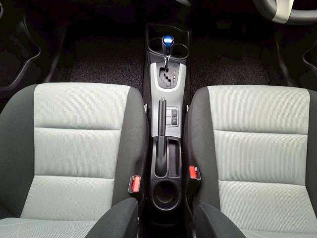 アクア 修復歴無し/パールホワイト/ECLIPSEナビゲーション/地デジTV/AUX&USB入力/バックカメラ/社外アルミホイール/ETC/オ-トヘッドライト/純正サイドバイザー/純正フロアマット(52枚目)