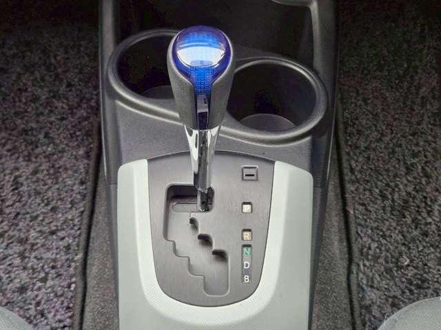 アクア 修復歴無し/パールホワイト/ECLIPSEナビゲーション/地デジTV/AUX&USB入力/バックカメラ/社外アルミホイール/ETC/オ-トヘッドライト/純正サイドバイザー/純正フロアマット(53枚目)