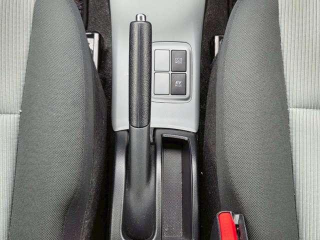 アクア 修復歴無し/パールホワイト/ECLIPSEナビゲーション/地デジTV/AUX&USB入力/バックカメラ/社外アルミホイール/ETC/オ-トヘッドライト/純正サイドバイザー/純正フロアマット(54枚目)