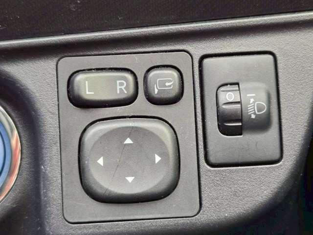 アクア 修復歴無し/パールホワイト/ECLIPSEナビゲーション/地デジTV/AUX&USB入力/バックカメラ/社外アルミホイール/ETC/オ-トヘッドライト/純正サイドバイザー/純正フロアマット(64枚目)