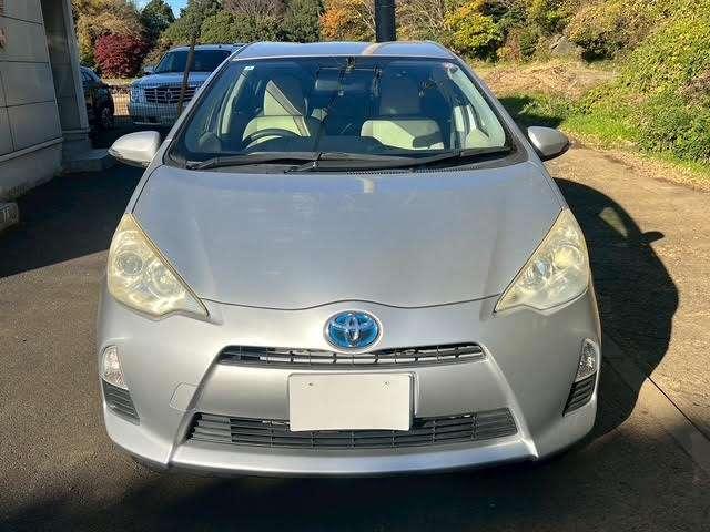 アクア S 修復歴無し/アイドリングストップ/キーレスエントリー/純正サイドバイザー/純正フロアマット/carrozzeria CDデッキ/USB&AUX入力/オートエアコン/電動格納サイドミラー(7枚目)