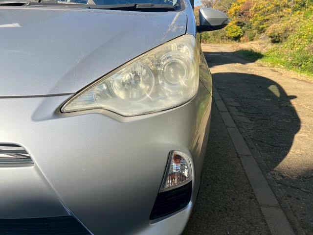 アクア S 修復歴無し/アイドリングストップ/キーレスエントリー/純正サイドバイザー/純正フロアマット/carrozzeria CDデッキ/USB&AUX入力/オートエアコン/電動格納サイドミラー(19枚目)