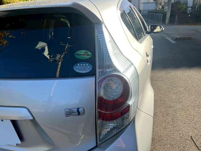 アクア S 修復歴無し/アイドリングストップ/キーレスエントリー/純正サイドバイザー/純正フロアマット/carrozzeria CDデッキ/USB&AUX入力/オートエアコン/電動格納サイドミラー(21枚目)