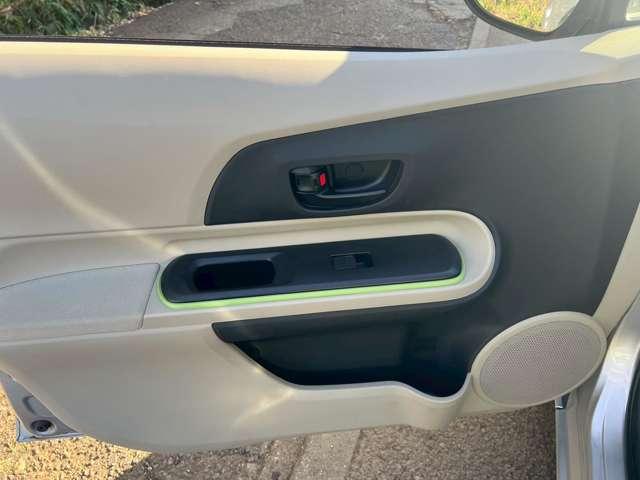 アクア S 修復歴無し/アイドリングストップ/キーレスエントリー/純正サイドバイザー/純正フロアマット/carrozzeria CDデッキ/USB&AUX入力/オートエアコン/電動格納サイドミラー(22枚目)