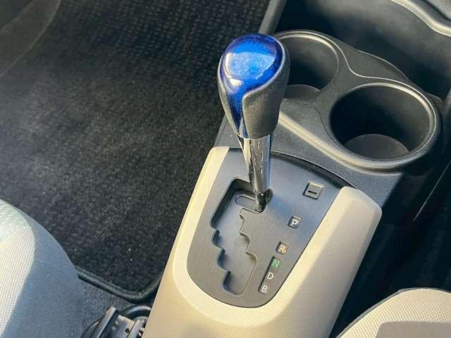 アクア S 修復歴無し/アイドリングストップ/キーレスエントリー/純正サイドバイザー/純正フロアマット/carrozzeria CDデッキ/USB&AUX入力/オートエアコン/電動格納サイドミラー(42枚目)