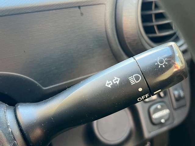 アクア S 修復歴無し/アイドリングストップ/キーレスエントリー/純正サイドバイザー/純正フロアマット/carrozzeria CDデッキ/USB&AUX入力/オートエアコン/電動格納サイドミラー(51枚目)