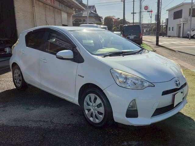 アクア S パールホワイト/純正ナビゲーション/Bluetooth/地デジTV/キーレスエントリー/修復歴無し/純正サイドバイザー/純正フロアマット/オートエアコン/アイドリングストップ/電動格納サイドミラー(8枚目)