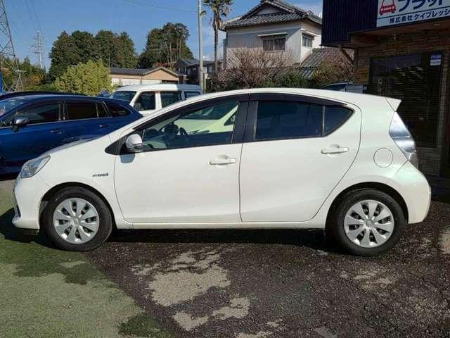 アクア S パールホワイト/純正ナビゲーション/Bluetooth/地デジTV/キーレスエントリー/修復歴無し/純正サイドバイザー/純正フロアマット/オートエアコン/アイドリングストップ/電動格納サイドミラー(13枚目)