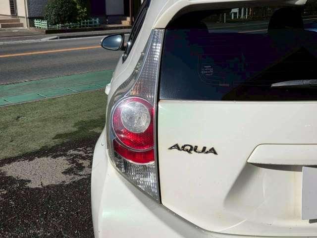 アクア S パールホワイト/純正ナビゲーション/Bluetooth/地デジTV/キーレスエントリー/修復歴無し/純正サイドバイザー/純正フロアマット/オートエアコン/アイドリングストップ/電動格納サイドミラー(19枚目)