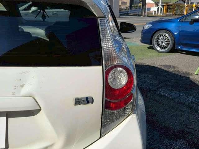 アクア S パールホワイト/純正ナビゲーション/Bluetooth/地デジTV/キーレスエントリー/修復歴無し/純正サイドバイザー/純正フロアマット/オートエアコン/アイドリングストップ/電動格納サイドミラー(20枚目)