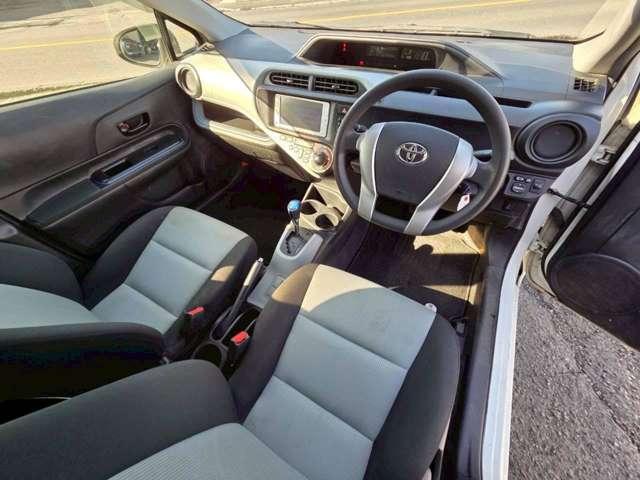 アクア S パールホワイト/純正ナビゲーション/Bluetooth/地デジTV/キーレスエントリー/修復歴無し/純正サイドバイザー/純正フロアマット/オートエアコン/アイドリングストップ/電動格納サイドミラー(23枚目)