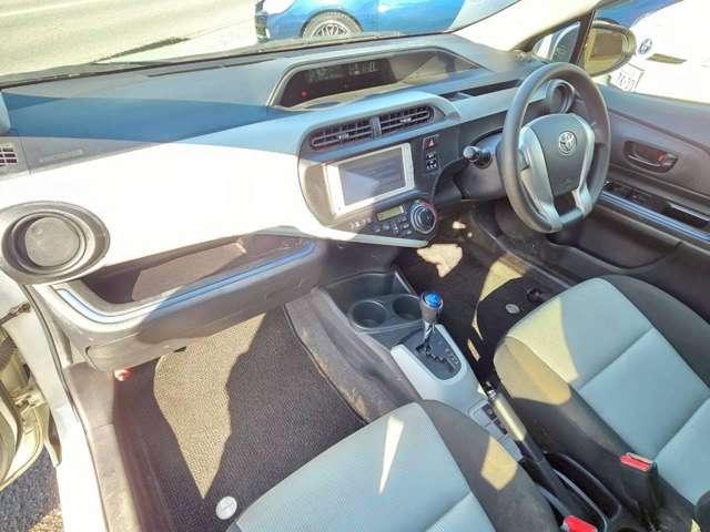 アクア S パールホワイト/純正ナビゲーション/Bluetooth/地デジTV/キーレスエントリー/修復歴無し/純正サイドバイザー/純正フロアマット/オートエアコン/アイドリングストップ/電動格納サイドミラー(27枚目)