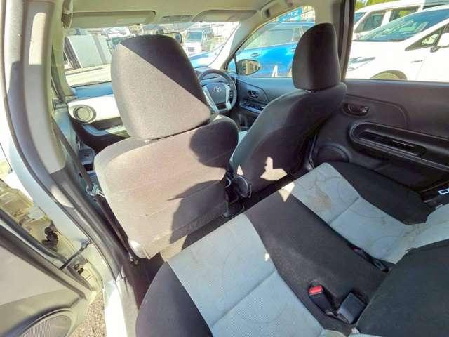 アクア S パールホワイト/純正ナビゲーション/Bluetooth/地デジTV/キーレスエントリー/修復歴無し/純正サイドバイザー/純正フロアマット/オートエアコン/アイドリングストップ/電動格納サイドミラー(33枚目)