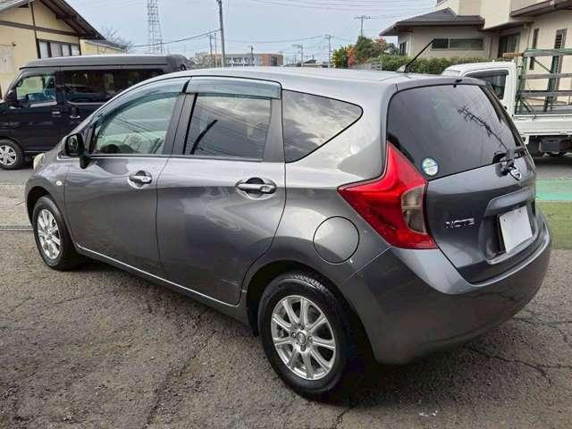 ノート X 4万K台/純正ナビゲーション/SDミュージックサーバー/バックカメラ/スマートキー&プッシュスタート/アイドリングストップ/修復歴無し/純正サイドバイザー/純正フロアマット/社外アルミホイール(9枚目)