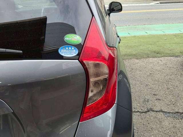 ノート X 4万K台/純正ナビゲーション/SDミュージックサーバー/バックカメラ/スマートキー&プッシュスタート/アイドリングストップ/修復歴無し/純正サイドバイザー/純正フロアマット/社外アルミホイール(18枚目)