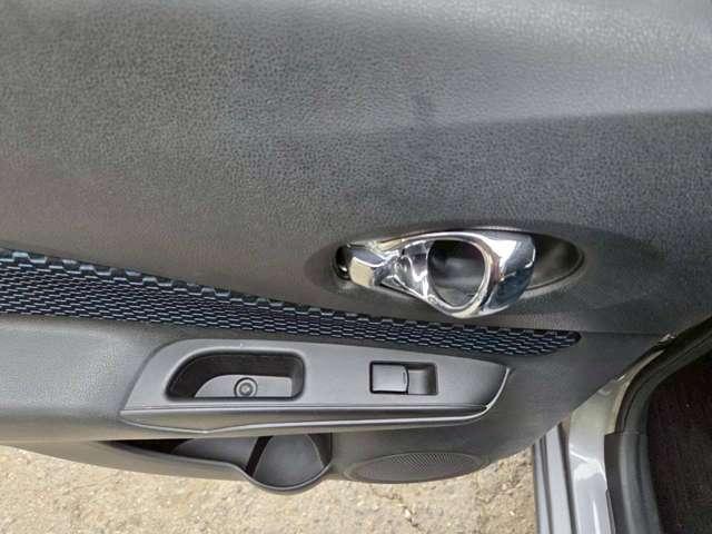 ノート X 4万K台/純正ナビゲーション/SDミュージックサーバー/バックカメラ/スマートキー&プッシュスタート/アイドリングストップ/修復歴無し/純正サイドバイザー/純正フロアマット/社外アルミホイール(36枚目)