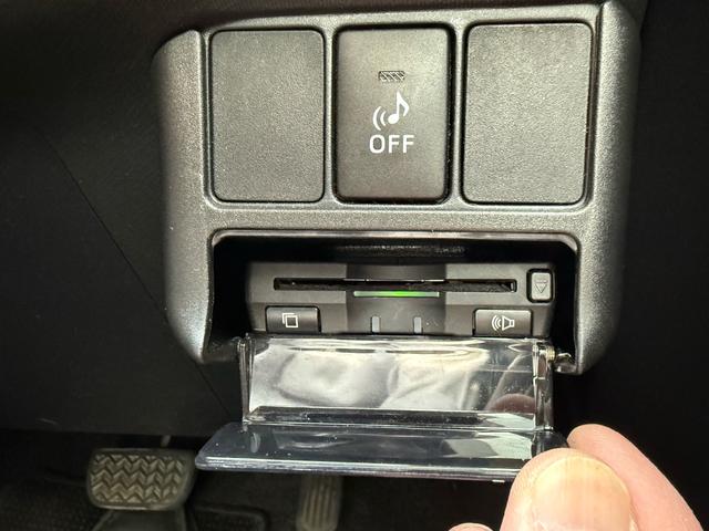 アクア Ｇブラックソフトレザーセレクション　禁煙車　専用シート　フルエアロ　純正ナビ　バックカメラ　Ｂｌｕｅｔｏｏｔｈ接続　前席シートヒーター　前後ドラレコ　ＥＴＣ　スマートキー×２個　１年保証付（11枚目）