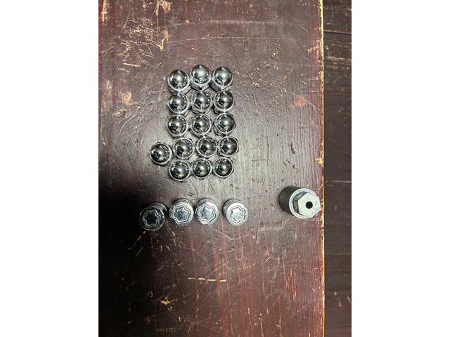 レヴォーグ 2.0GT-Sアイサイト BBS19インチアルミ ナビTV 純正エンジンスターター 柿本マフラー ドライブレコーダー ETC 純正アルミスタッドレスタイヤ付 スペアキー キーフリー プッシュスタート(59枚目)