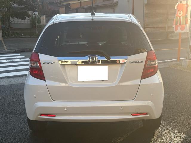 フィットハイブリッド ナビプレミアムセレクション　パナソニックナビ（純正ナビなし）／マルチコートフォグランプ／オプションイルミネーションスカッフプレート／シートヒーター／クルーズコントロール（5枚目）