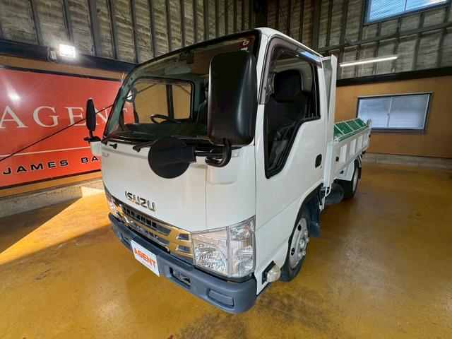 エルフトラック 　ダンプ　ワンオーナー　走行５．３万キロ　積載量３０００ｋｇ　６速マニュアル　ＥＴＣ　３０００ｃｃ　ディーゼル　ＮＫＲ８５ＡＤ　キーレスエントリー　エアコン　パワステ　パワーウインドゥ（3枚目）