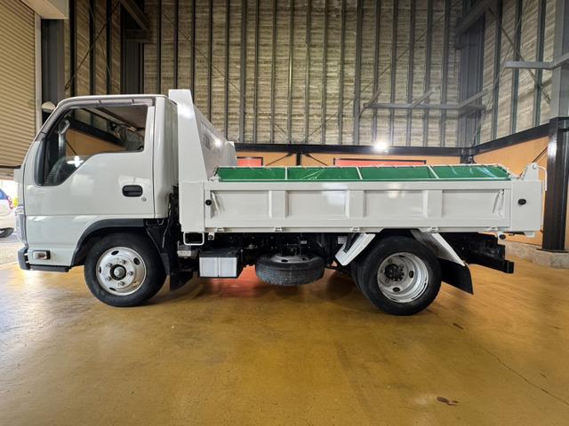 エルフトラック 　ダンプ　ワンオーナー　走行５．３万キロ　積載量３０００ｋｇ　６速マニュアル　ＥＴＣ　３０００ｃｃ　ディーゼル　ＮＫＲ８５ＡＤ　キーレスエントリー　エアコン　パワステ　パワーウインドゥ（8枚目）