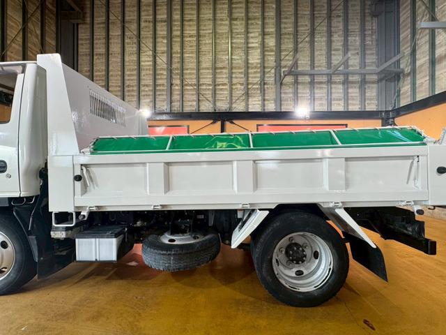 エルフトラック 　ダンプ　ワンオーナー　走行５．３万キロ　積載量３０００ｋｇ　６速マニュアル　ＥＴＣ　３０００ｃｃ　ディーゼル　ＮＫＲ８５ＡＤ　キーレスエントリー　エアコン　パワステ　パワーウインドゥ（10枚目）