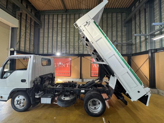 エルフトラック 　ダンプ　ワンオーナー　走行５．３万キロ　積載量３０００ｋｇ　６速マニュアル　ＥＴＣ　３０００ｃｃ　ディーゼル　ＮＫＲ８５ＡＤ　キーレスエントリー　エアコン　パワステ　パワーウインドゥ（31枚目）