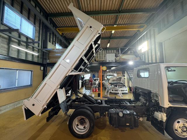 エルフトラック 　ダンプ　ワンオーナー　走行５．３万キロ　積載量３０００ｋｇ　６速マニュアル　ＥＴＣ　３０００ｃｃ　ディーゼル　ＮＫＲ８５ＡＤ　キーレスエントリー　エアコン　パワステ　パワーウインドゥ（32枚目）