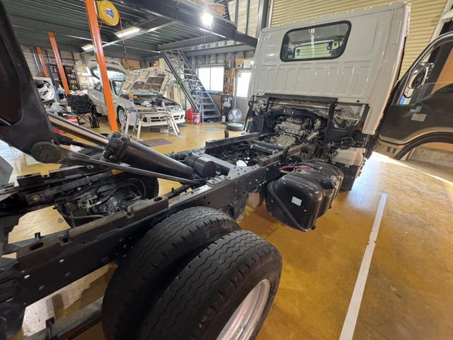 エルフトラック 　ダンプ　ワンオーナー　走行５．３万キロ　積載量３０００ｋｇ　６速マニュアル　ＥＴＣ　３０００ｃｃ　ディーゼル　ＮＫＲ８５ＡＤ　キーレスエントリー　エアコン　パワステ　パワーウインドゥ（35枚目）