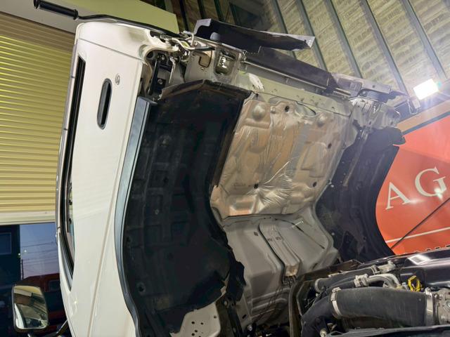 エルフトラック 　ダンプ　ワンオーナー　走行５．３万キロ　積載量３０００ｋｇ　６速マニュアル　ＥＴＣ　３０００ｃｃ　ディーゼル　ＮＫＲ８５ＡＤ　キーレスエントリー　エアコン　パワステ　パワーウインドゥ（42枚目）