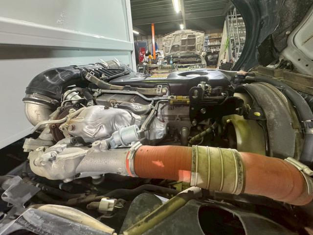 エルフトラック 　ダンプ　ワンオーナー　走行５．３万キロ　積載量３０００ｋｇ　６速マニュアル　ＥＴＣ　３０００ｃｃ　ディーゼル　ＮＫＲ８５ＡＤ　キーレスエントリー　エアコン　パワステ　パワーウインドゥ（46枚目）