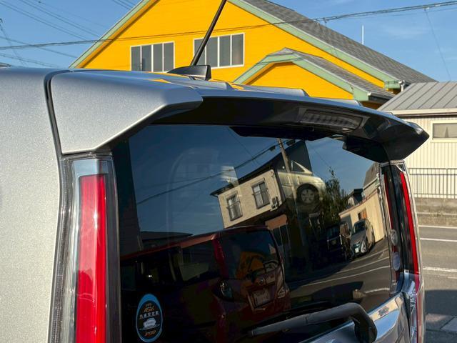 ムーヴ カスタム　ＲＳ　ハイパーＳＡＩＩ　９インチ純正ナビ　ＴＶ　ｂｌｕｅｔｏｏｈｔ　ＥＴＣ　ＬＥＤヘットライト　フォグランプ　横滑り防止機能　バックカメラ　ハーフレザーシート　オートライト　オートエアコン　スマートキーＸ２（18枚目）