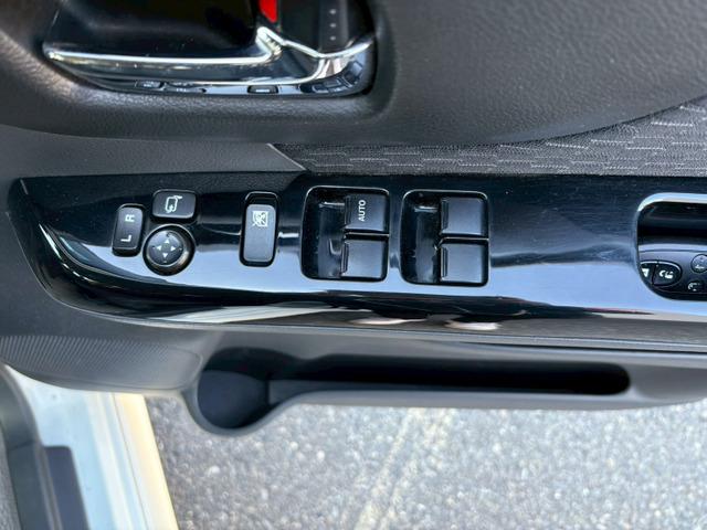 スペーシアカスタム ＴＳ　フルオートエアコン　ターボ車　オートライト　スマートキ－　フォグランプ　ＥＴＣ　衝突安全ボディ　ドラレコ前後（37枚目）