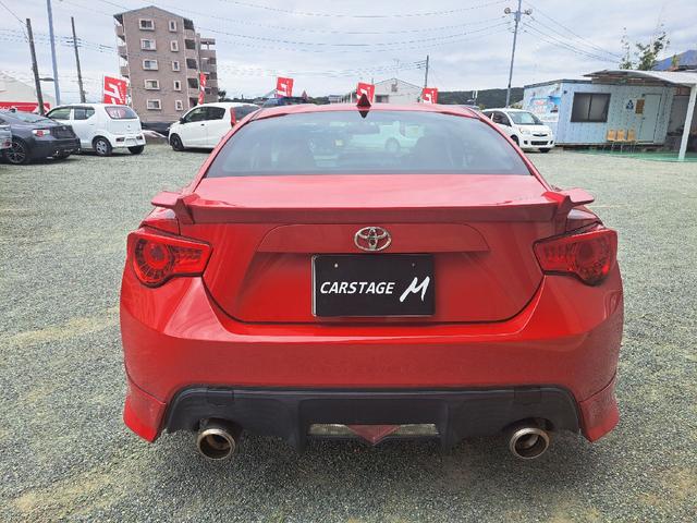 ８６ ＧＴリミテッド　ナビ　ＴＶ　ＭＴ　オートライト　ＨＩＤ　ＬＥＤヘッドランプ　スマートキー　電動格納ミラー　シートヒーター　アルミホイール　盗難防止システム　衝突安全ボディ　ＡＢＳ　ＥＳＣ　ＣＤ　Ｂｌｕｅｔｏｏｔｈ（6枚目）