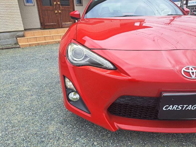 ８６ ＧＴリミテッド　ナビ　ＴＶ　ＭＴ　オートライト　ＨＩＤ　ＬＥＤヘッドランプ　スマートキー　電動格納ミラー　シートヒーター　アルミホイール　盗難防止システム　衝突安全ボディ　ＡＢＳ　ＥＳＣ　ＣＤ　Ｂｌｕｅｔｏｏｔｈ（9枚目）