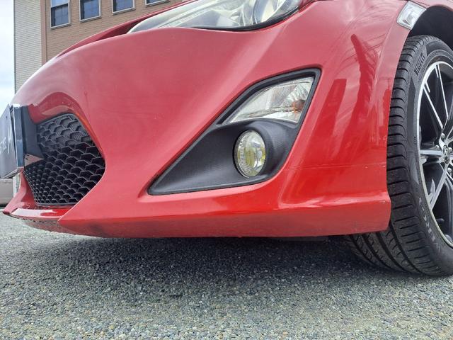 ８６ ＧＴリミテッド　ナビ　ＴＶ　ＭＴ　オートライト　ＨＩＤ　ＬＥＤヘッドランプ　スマートキー　電動格納ミラー　シートヒーター　アルミホイール　盗難防止システム　衝突安全ボディ　ＡＢＳ　ＥＳＣ　ＣＤ　Ｂｌｕｅｔｏｏｔｈ（12枚目）