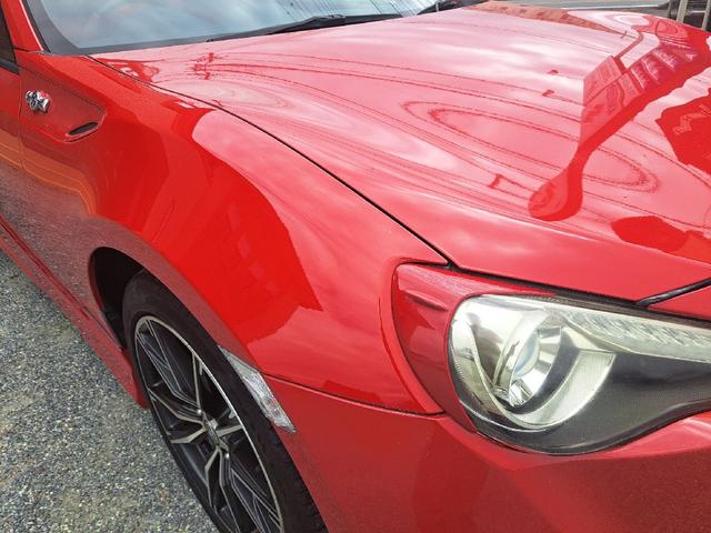 ８６ ＧＴリミテッド　ナビ　ＴＶ　ＭＴ　オートライト　ＨＩＤ　ＬＥＤヘッドランプ　スマートキー　電動格納ミラー　シートヒーター　アルミホイール　盗難防止システム　衝突安全ボディ　ＡＢＳ　ＥＳＣ　ＣＤ　Ｂｌｕｅｔｏｏｔｈ（13枚目）