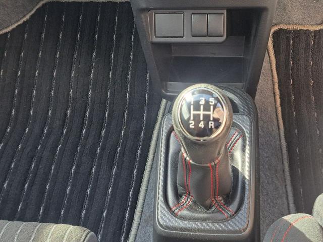 アルトワークス  ETC HID エアロ スマートキー 電動格納ミラー MT 盗難防止システム ABS ESC CD ローダウン アルミホイール 衝突安全ボディ エアコン パワーウィンドウ(6枚目)