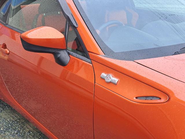 86 GTリミテッド バックカメラ TV MT HID LEDヘッドランプ スマートキー 電動格納ミラー シートヒーター アルミホイール 盗難防止システム 衝突安全ボディ ABS ESC エアコン パワーステアリング(11枚目)