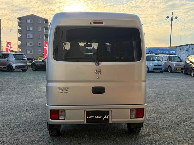 NV100クリッパーバン DX GLパッケージ 4WD 5速マニュアル クラッチ新品 マッドクロス14インチアルミ+オープンカントリーR/T ETC 両側スライドドア パワーウインド エアコン パワステ(6枚目)