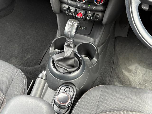 ＭＩＮＩ クーパー　プッシュスタート　ミラーＥＴＣ　Ｂカメラ　マニュアルモード付ＡＴ　ミュージックサーバー　Ｂｌｕｅｔｏｏｔｈ　ＡＵＸ　ＵＳＢ（36枚目）