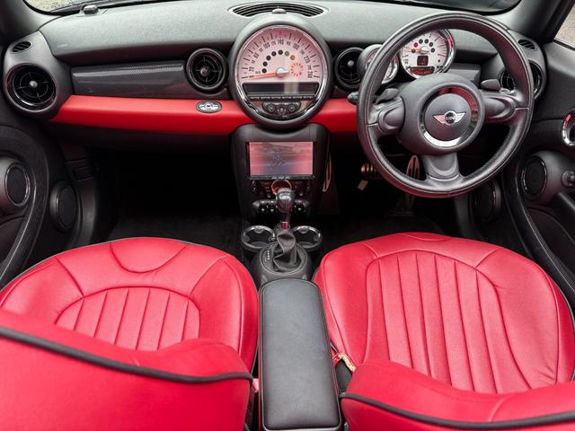 ＭＩＮＩ クーパーＳ　コンバーチブル　ナビ　地デジ　シートカバー　ＨＩＤヘッドライト　プッシュスタート　スポーツモード　ＥＴＣ　Ｂｌｕｅｔｏｏｔｈ　ターボ　車検２年（2枚目）